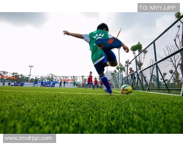 武汉超级球星足球赛场地盛大启幕 引领城市体育新风潮